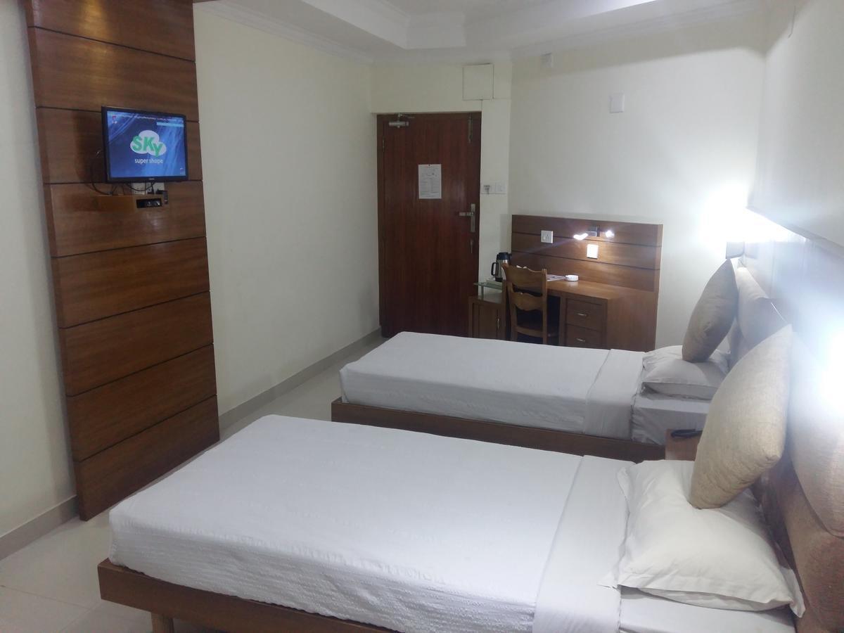 Sree Gokulam Residency 호텔 Thrissur 외부 사진